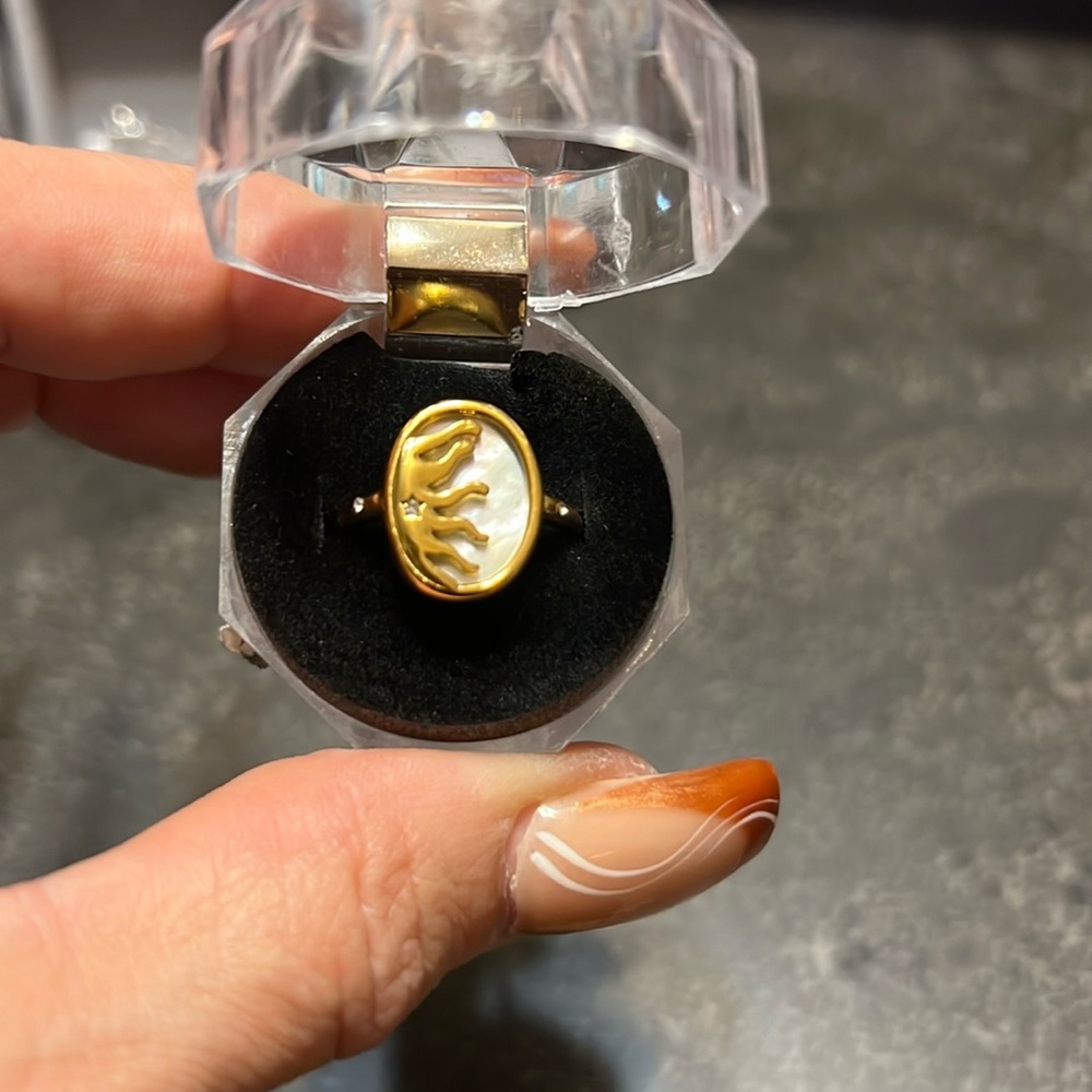 Opalina Ring